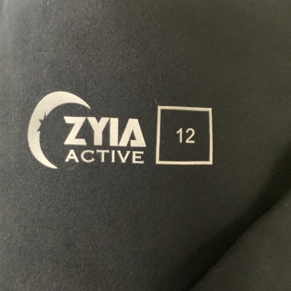 Zyia Active Black Brilliant Hi-rise Legging 28"‎ | size 12 solid black logo - Picture 3 of 13